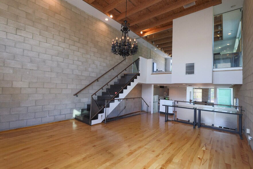 More Photos Of 6615-6621 Melrose Ave, Los Angeles Loft Creative Space For Sale