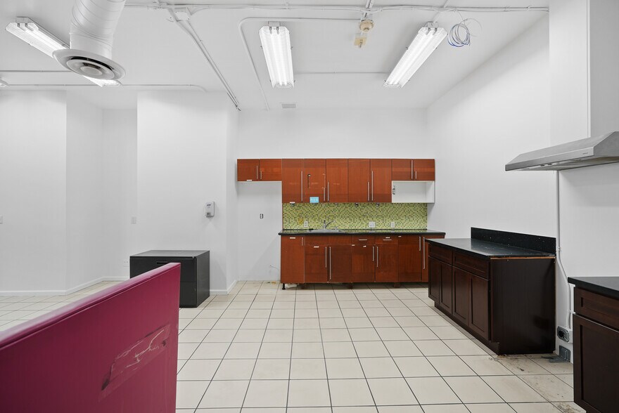 More Photos Of 2215 N Broadway, Santa Ana Medical For Sale