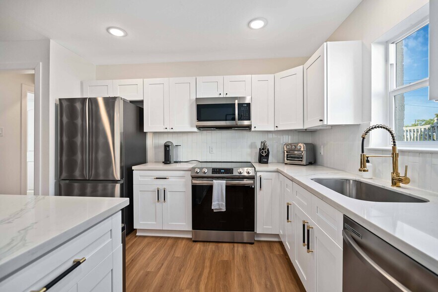 More Photos Of 2806 Rosewood St, Houston Multifamily For Sale