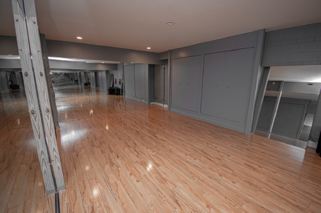 More Photos Of 1376 Chattahoochee Ave NW, Atlanta Movie Radio TVStudio For Sale