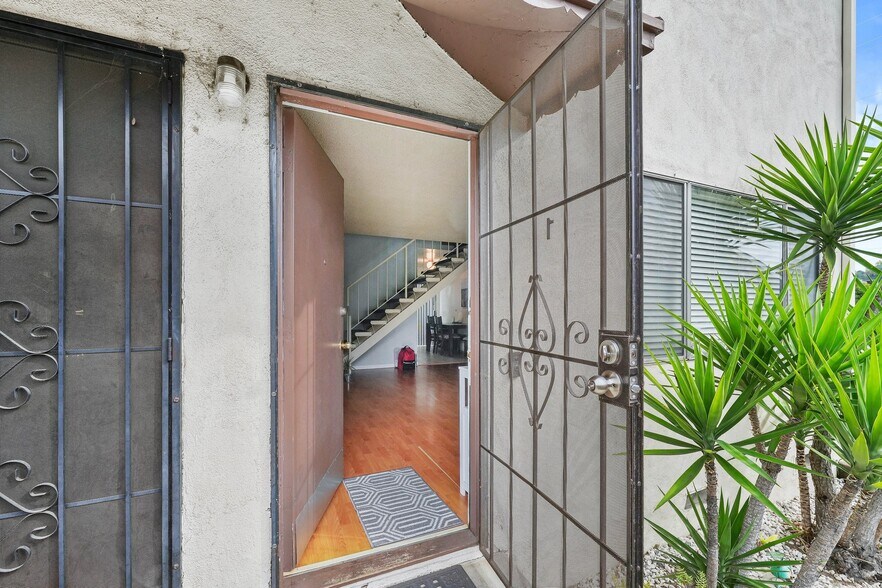 More Photos Of 4311-4315 Eagle Rock Blvd, Los Angeles Storefront Retail Residential For Sale
