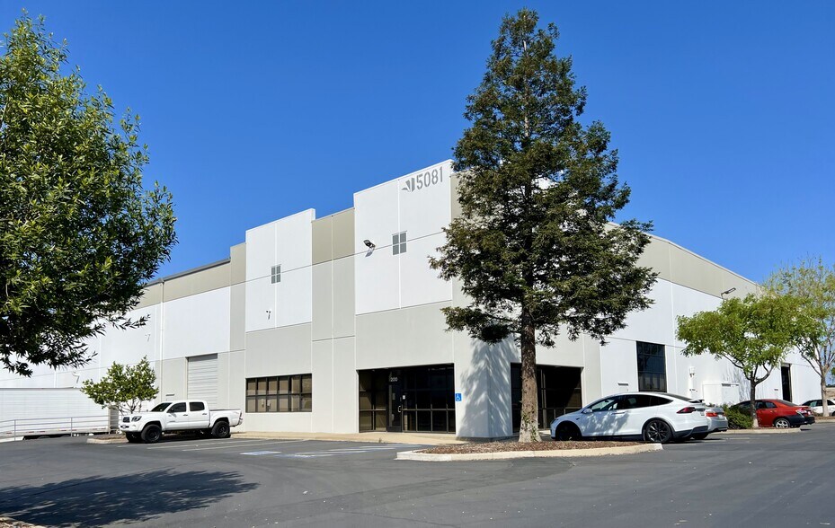 Primary Photo Of 5081 Kelton Way, Sacramento Warehouse For Lease