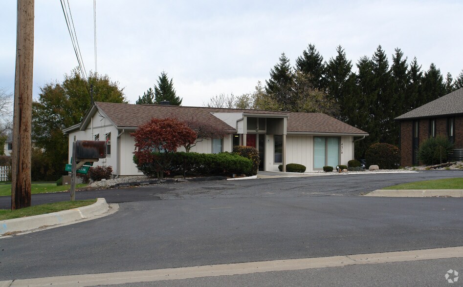 More Photos Of 4210 W Maumee St, Adrian Office For Lease
