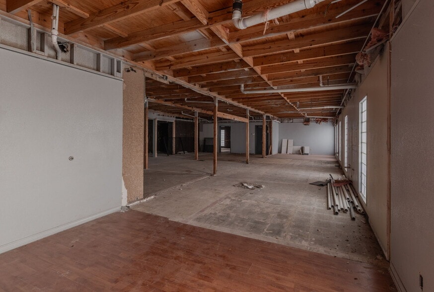 More Photos Of 2908 E Trinity Mills Rd, Carrollton Office For Lease