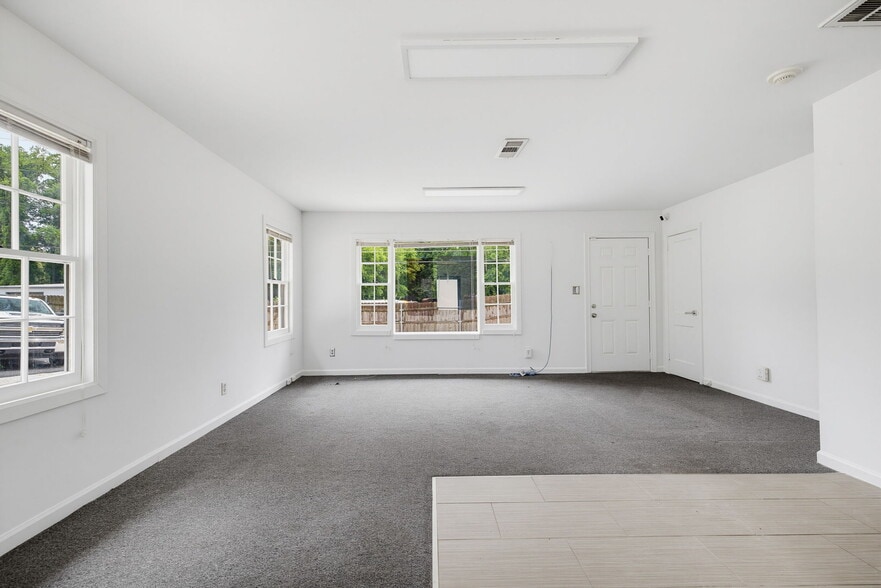 More Photos Of 2291 South Cobb Dr, Smyrna Office For Sale