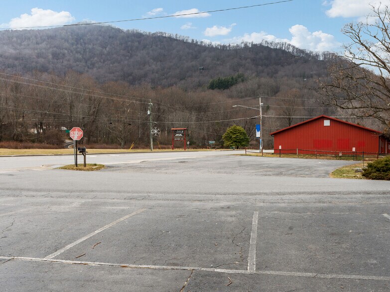 More Photos Of 4352 Soco Rd, Maggie Valley Restaurant For Sale