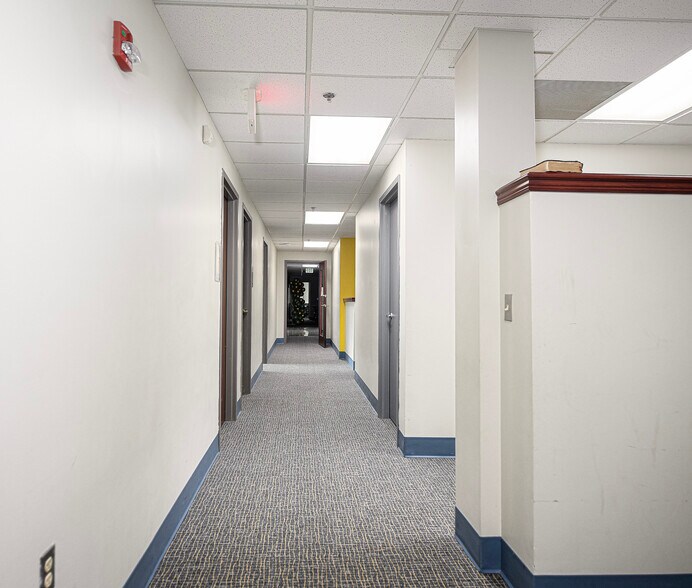 More Photos Of 9635 Philadelphia Rd, Baltimore Office For Lease