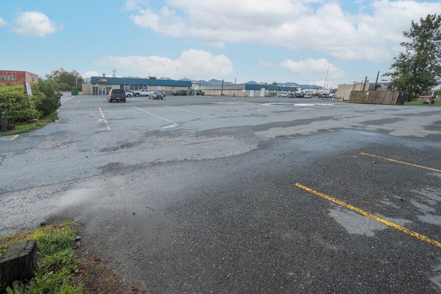 More Photos Of 1237 W 27th Ave, Anchorage General Retail For Sale