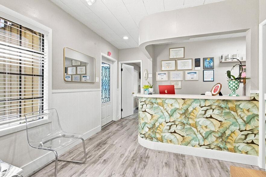More Photos Of 411 E Palm Ave, Burbank Medical For Lease