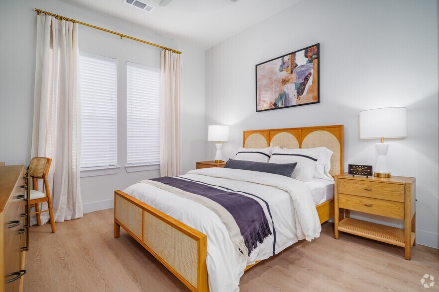 More Photos Of 7910 S New Braunfels, San Antonio Apartments For Lease