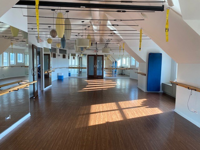 More Photos Of 18 W 1st St, Hinsdale Storefront Retail Office For Sale