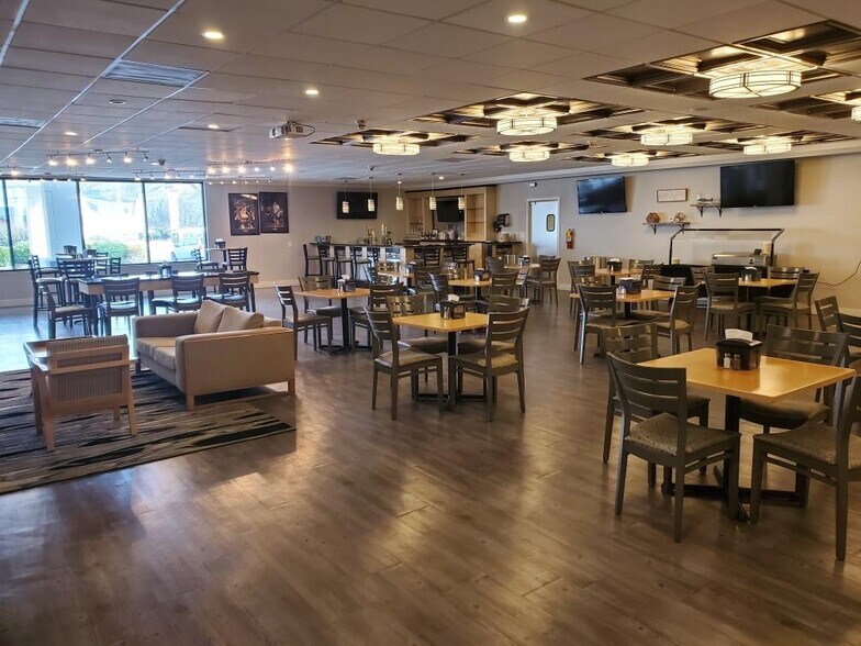 Primary Photo Of 3050 University Pky, Winston-Salem Hotel For Lease