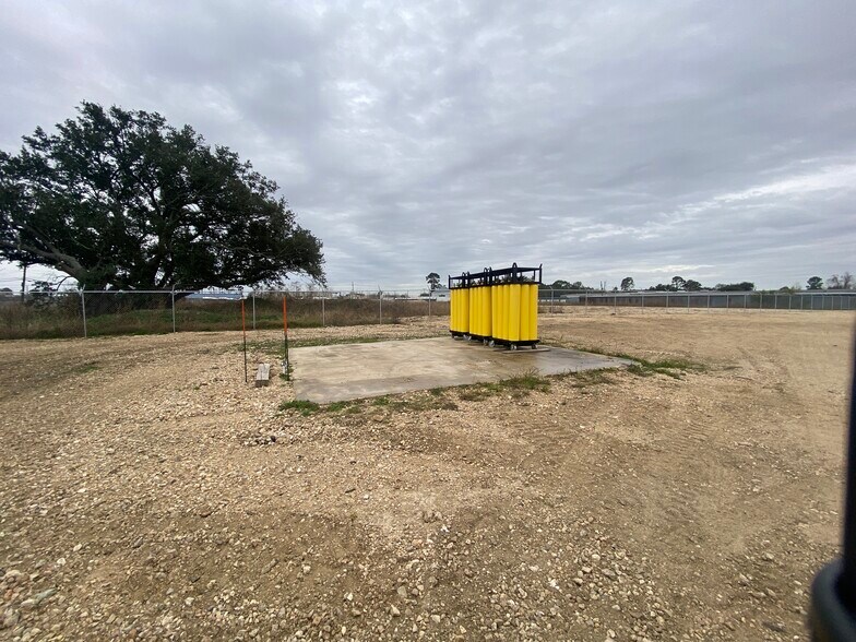 More Photos Of 9149 US-69, Port Arthur Industrial For Lease