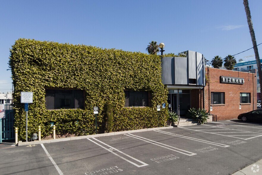 More Photos Of 4136 Del Rey Ave, Marina Del Rey Coworking Space