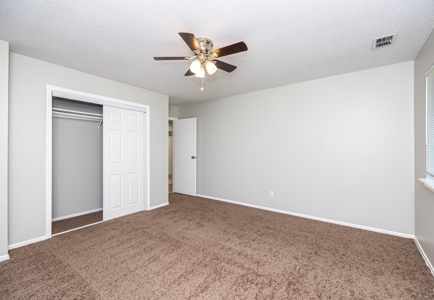 More Photos Of 108 NW 63rd St, Kansas City Apartments For Sale