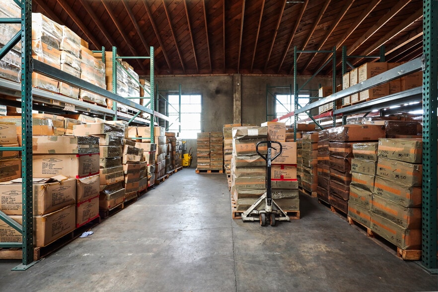 More Photos Of 4807-4827 E 49th St, Vernon Warehouse For Lease