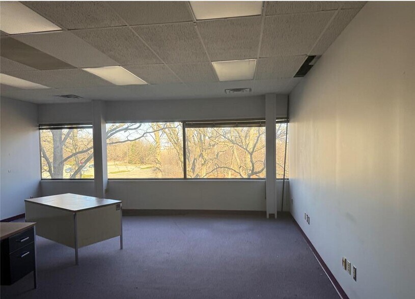 More Photos Of 4488 W Bristol Rd, Flint Medical For Sale