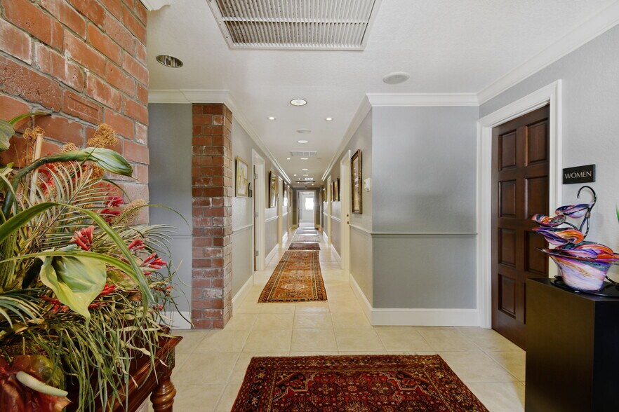 More Photos Of 1137 Bartow Rd, Lakeland Office For Lease