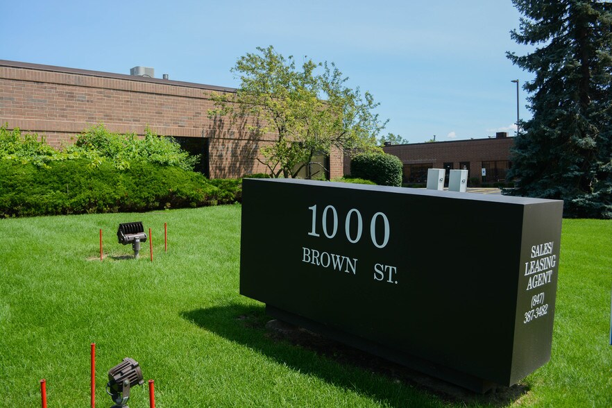 More Photos Of 1000 Brown St, Wauconda Warehouse For Lease