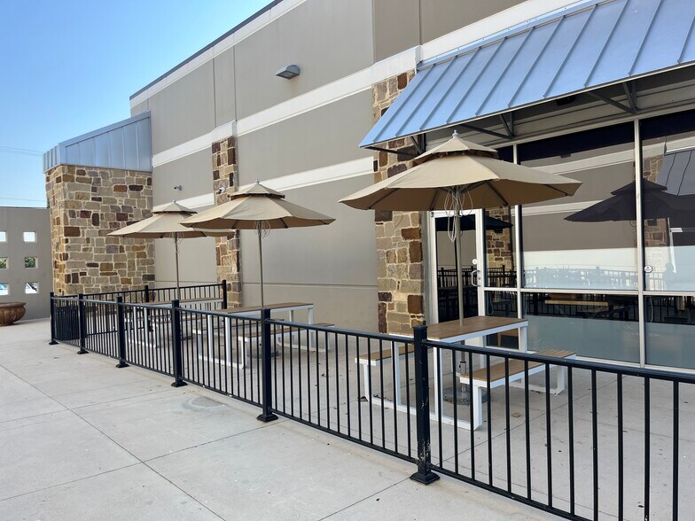 More Photos Of 8603 Highway 151, San Antonio Storefront For Lease