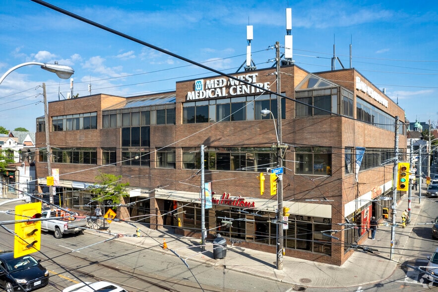Primary Photo Of 750 Dundas St W, Toronto General Retail For Lease