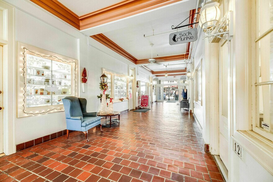 More Photos Of 909 E New Haven Ave, Melbourne Storefront Retail Residential For Lease