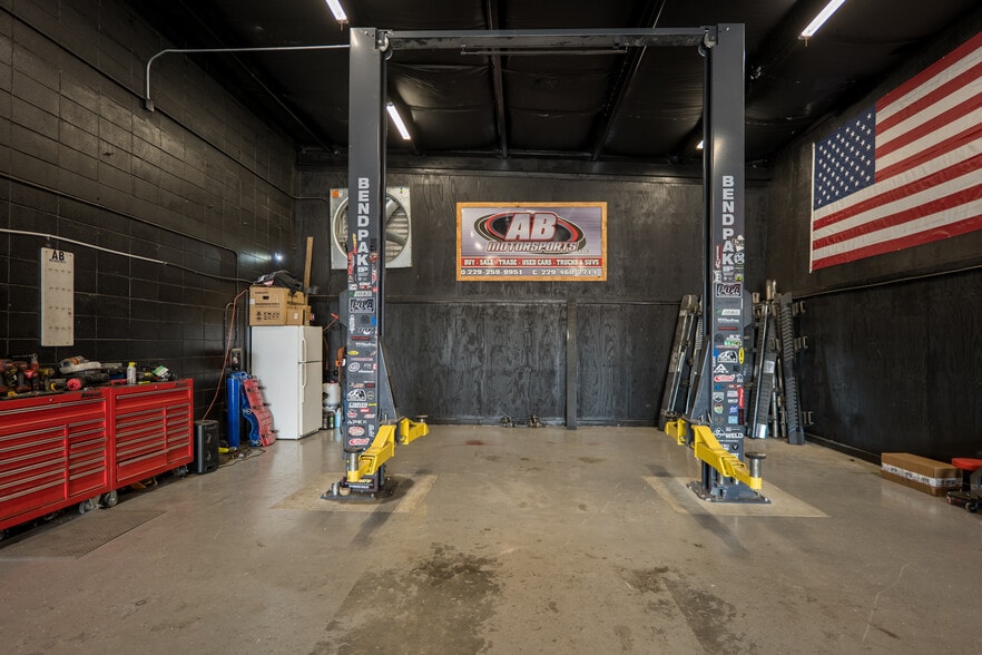 More Photos Of 1201 N Ashley St, Valdosta Auto Repair For Sale