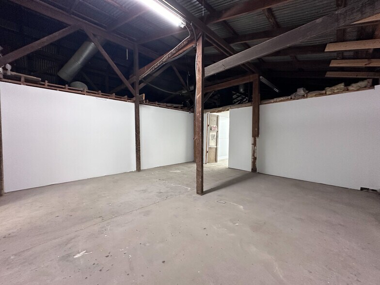 More Photos Of 1530 E 5th Ct, Tulsa Warehouse For Lease