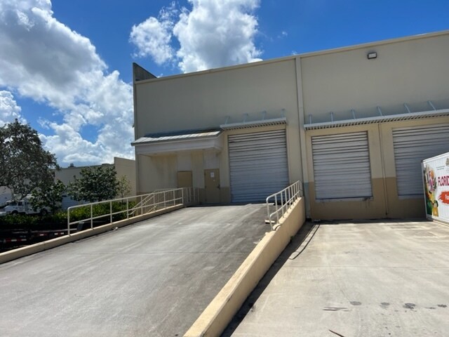 More Photos Of 2701 Vista Pky, Royal Palm Beach Light Manufacturing For Lease