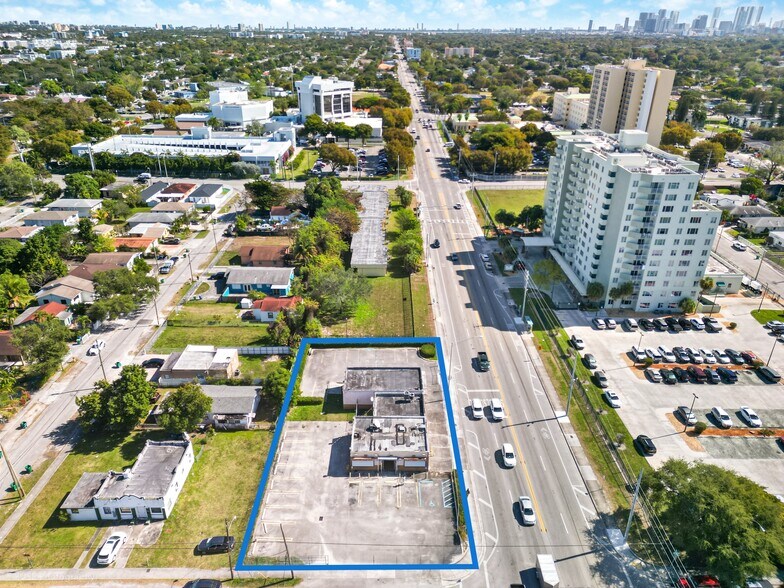 More Photos Of 2381-2389 NW 54th St, Miami Freestanding For Lease