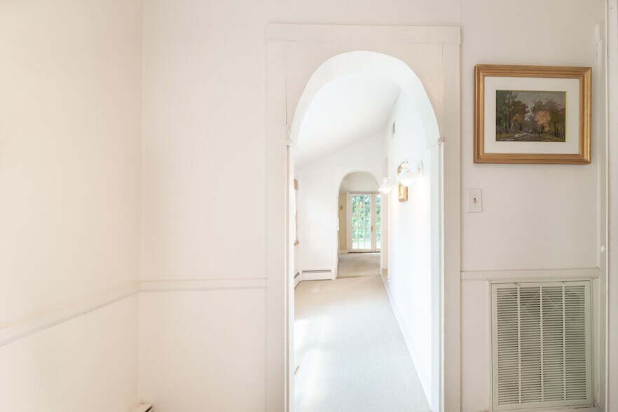 More Photos Of 33 S Harrison St, Easton Office Residential For Sale