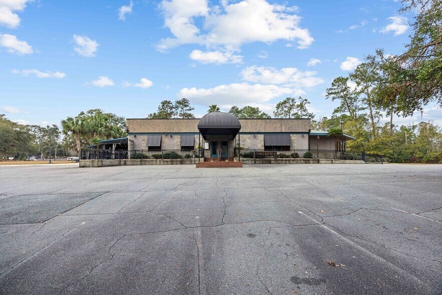More Photos Of 1405 Gornto Rd, Valdosta Restaurant For Sale