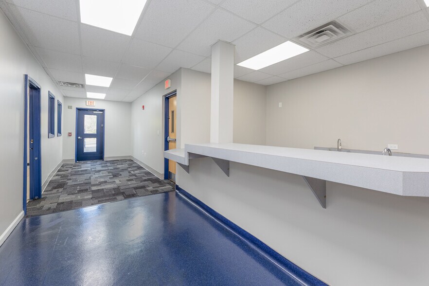 More Photos Of 411 Commerce Ln, West Berlin Medical For Sale