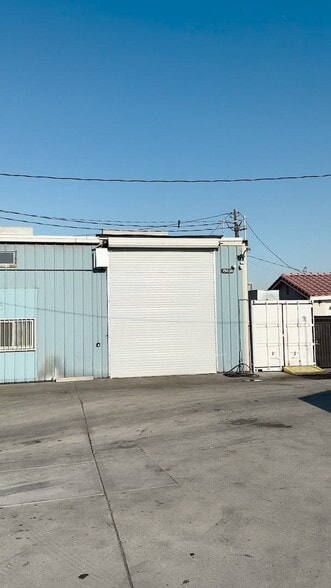 Primary Photo Of 15038 Valley Blvd, Fontana Service For Lease