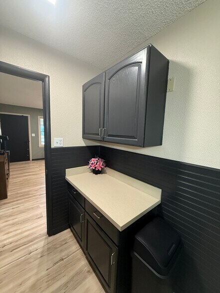 More Photos Of 1020 18th St, Woodward Office For Sale