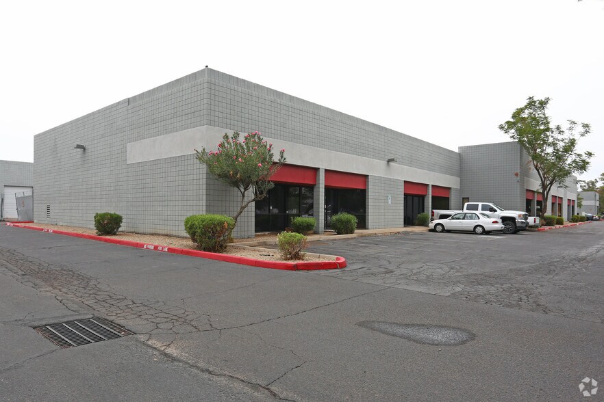 Primary Photo Of 1135 N McQueen Rd, Gilbert Warehouse For Lease