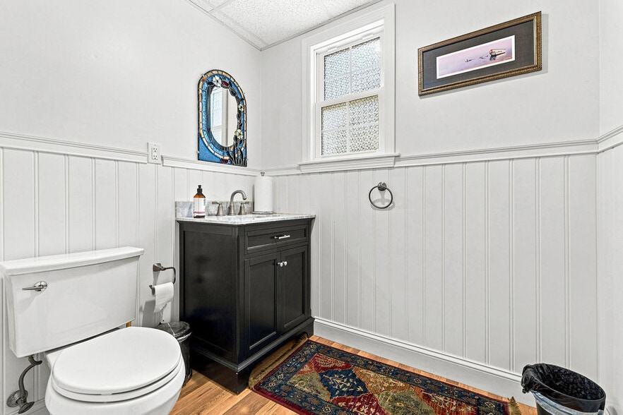 More Photos Of 17 Orchard St, New Bedford Office For Sale
