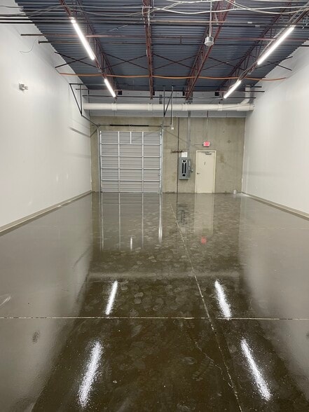 More Photos Of 318 Seaboard Ln, Franklin Unknown For Lease