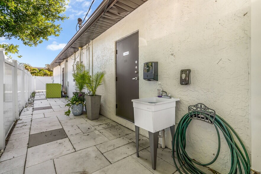 More Photos Of 4109 Armenia Ave, Tampa Medical For Sale