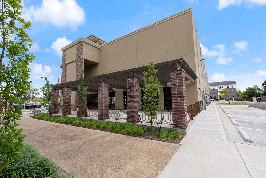 More Photos Of 2235 Dave Ward Dr, Conway Storefront Retail Office For Lease