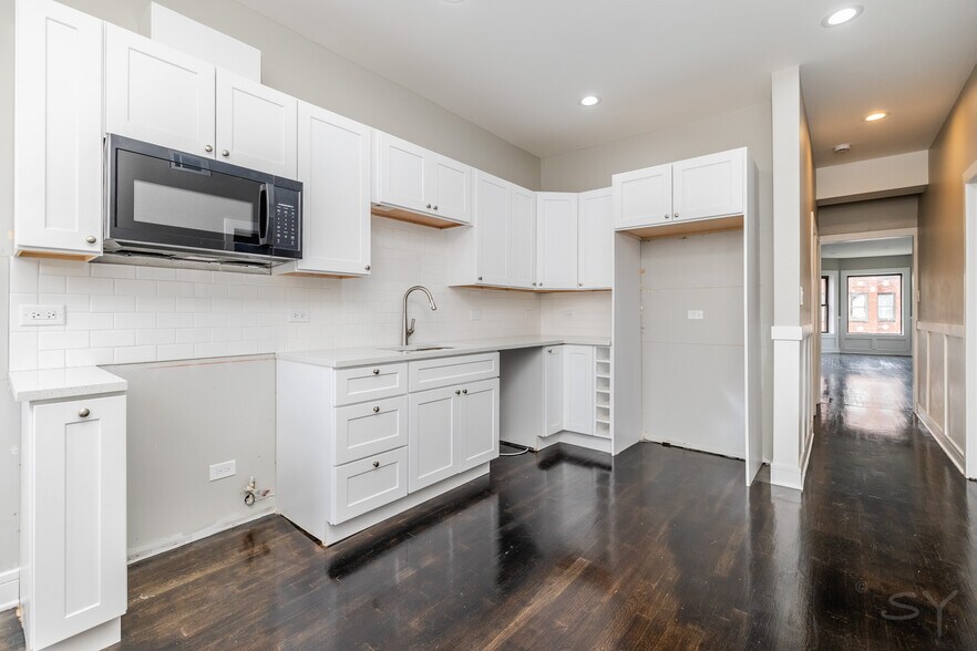 More Photos Of 3651 W Grenshaw St, Chicago Multifamily For Sale