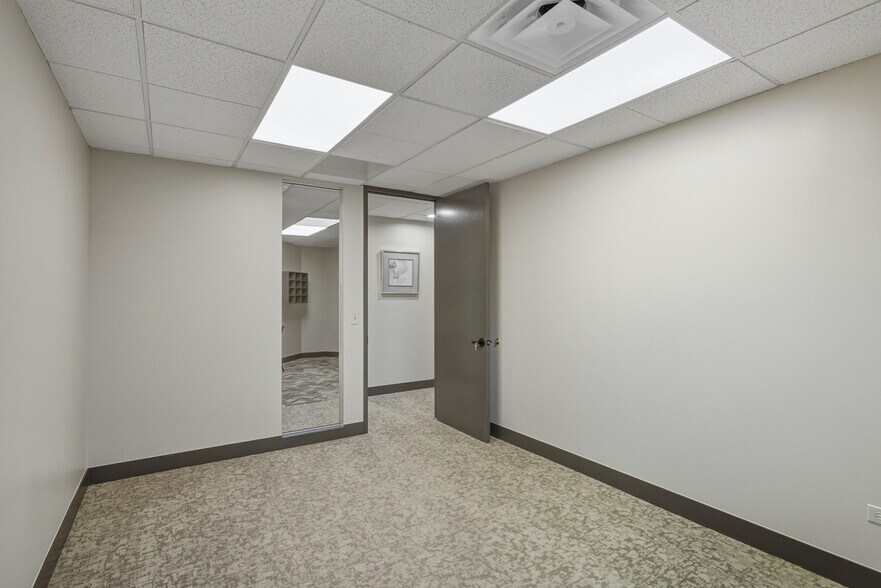 More Photos Of 5801 Logan St, Denver Research And Development For Lease