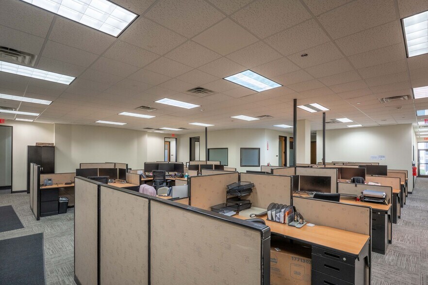 More Photos Of 10600 W Sam Houston Pky N, Houston Warehouse For Lease