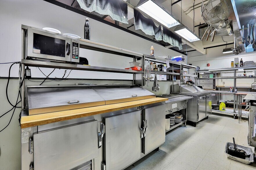 More Photos Of 63 N Front St, Kingston Storefront For Sale