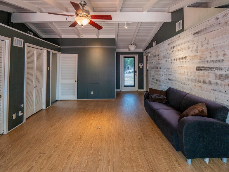 More Photos Of 3400 Northland Dr, Austin Office For Sale