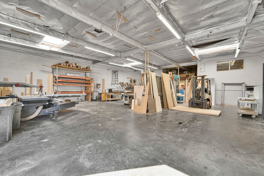 More Photos Of 12970 Branford St, Arleta Warehouse For Sale
