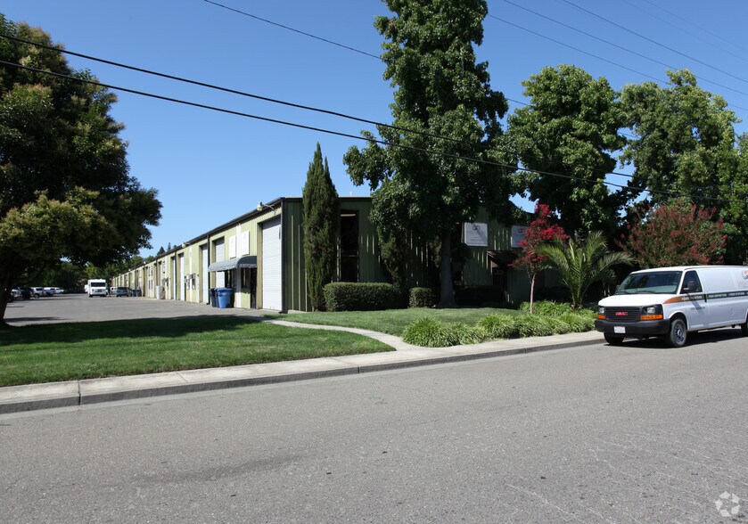 Primary Photo Of 400-486 Moore Ln, Healdsburg Light Manufacturing For Lease