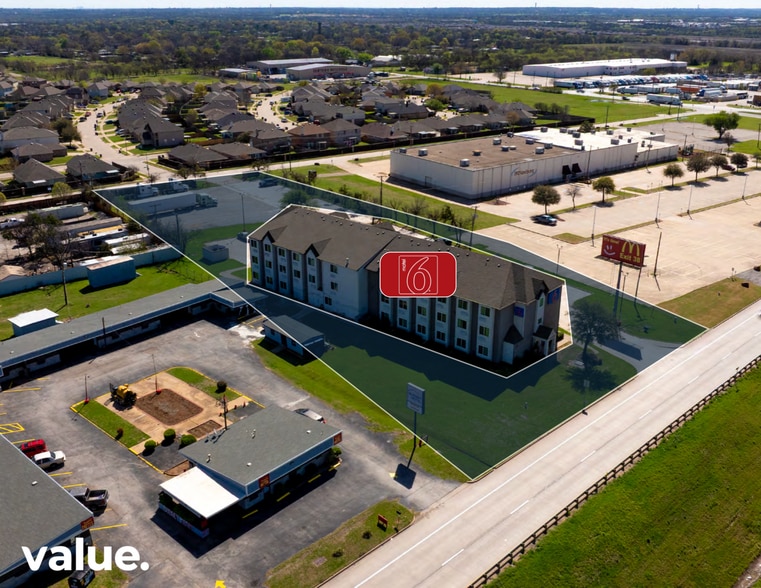 More Photos Of 10675 South Fwy, Fort Worth Hotel For Sale