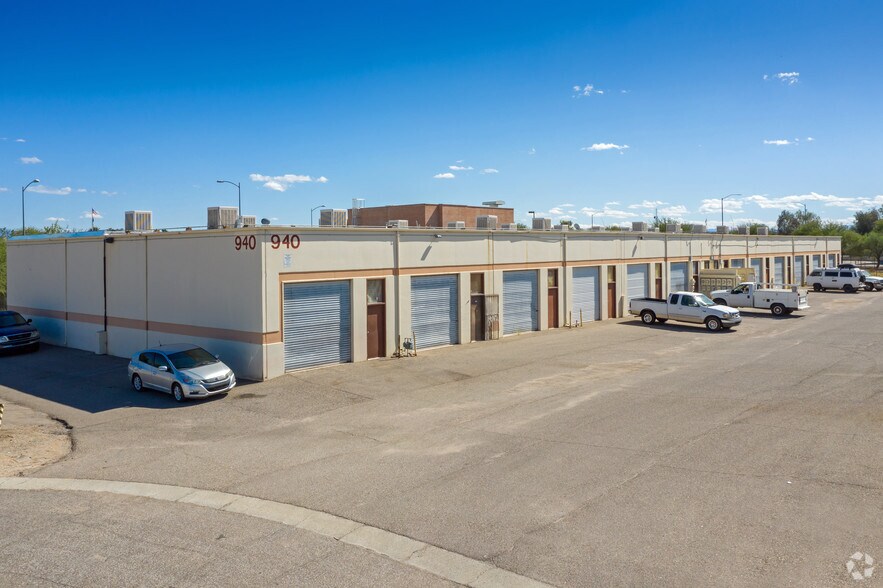 Primary Photo Of 940 S Warren Ave, Tucson Light Manufacturing For Lease