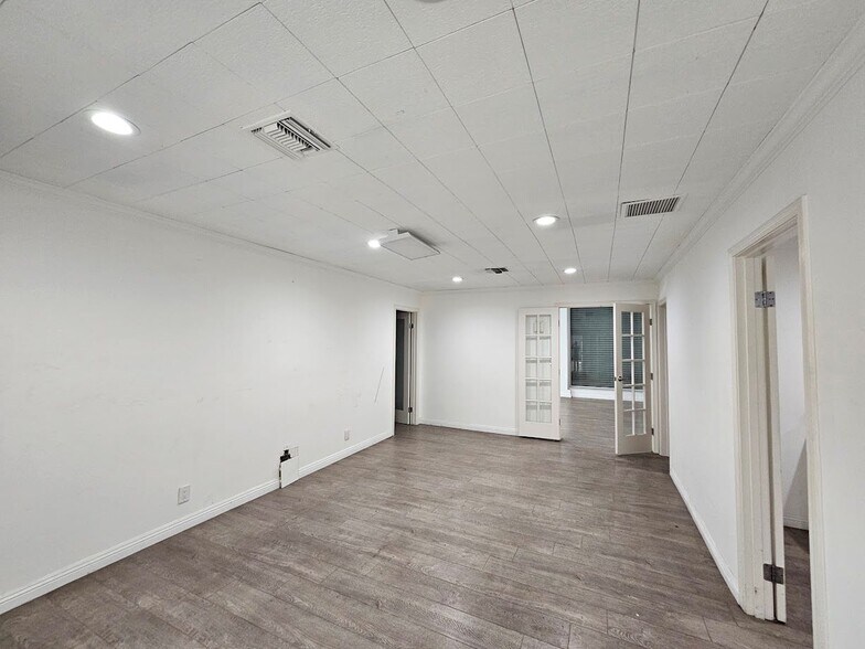 More Photos Of 920 E Pico Blvd, Los Angeles Warehouse For Lease